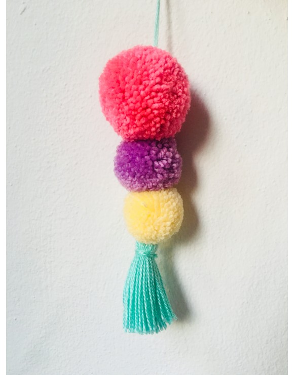 colgante pompones