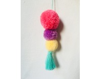 colgante pompones