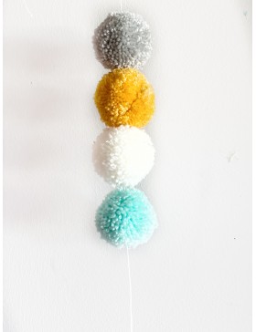 Clase en directo POMPONES