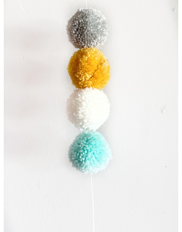 Clase en directo POMPONES